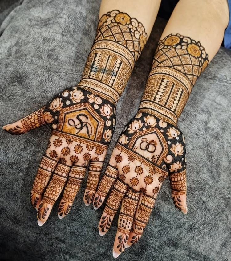 Engagement Mehndi design with bracelet-like patterns